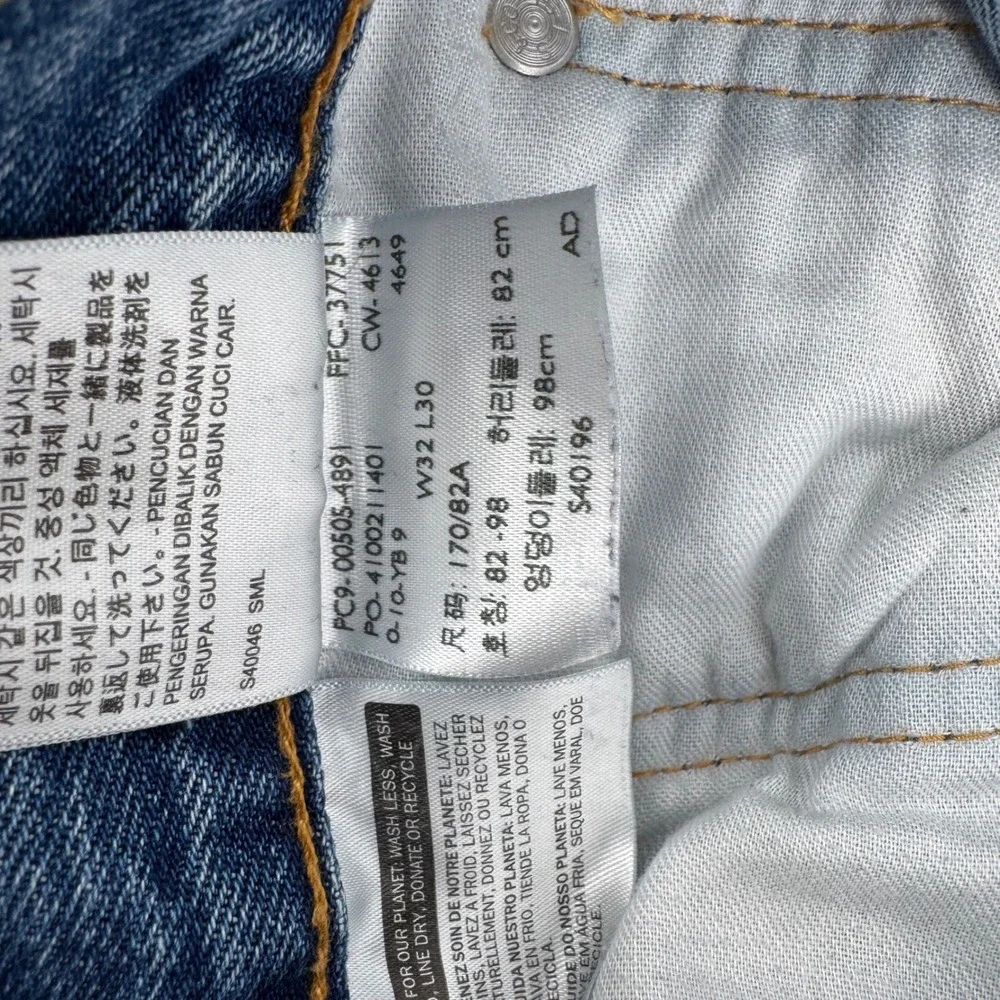 Levi's 505 Regular Fit Jeans Mens 32x30 Blue Medium Wash Straight Leg Denim